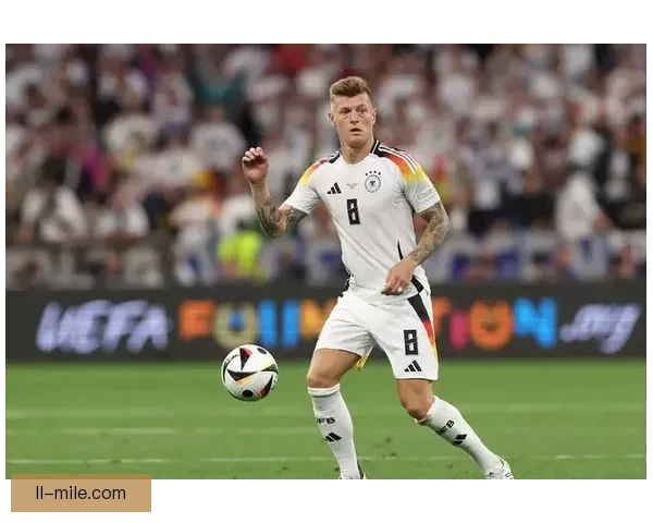 克罗斯在社交平台盛赞球队年轻球员近期表现回暖